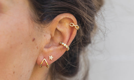 How to play around with earrings